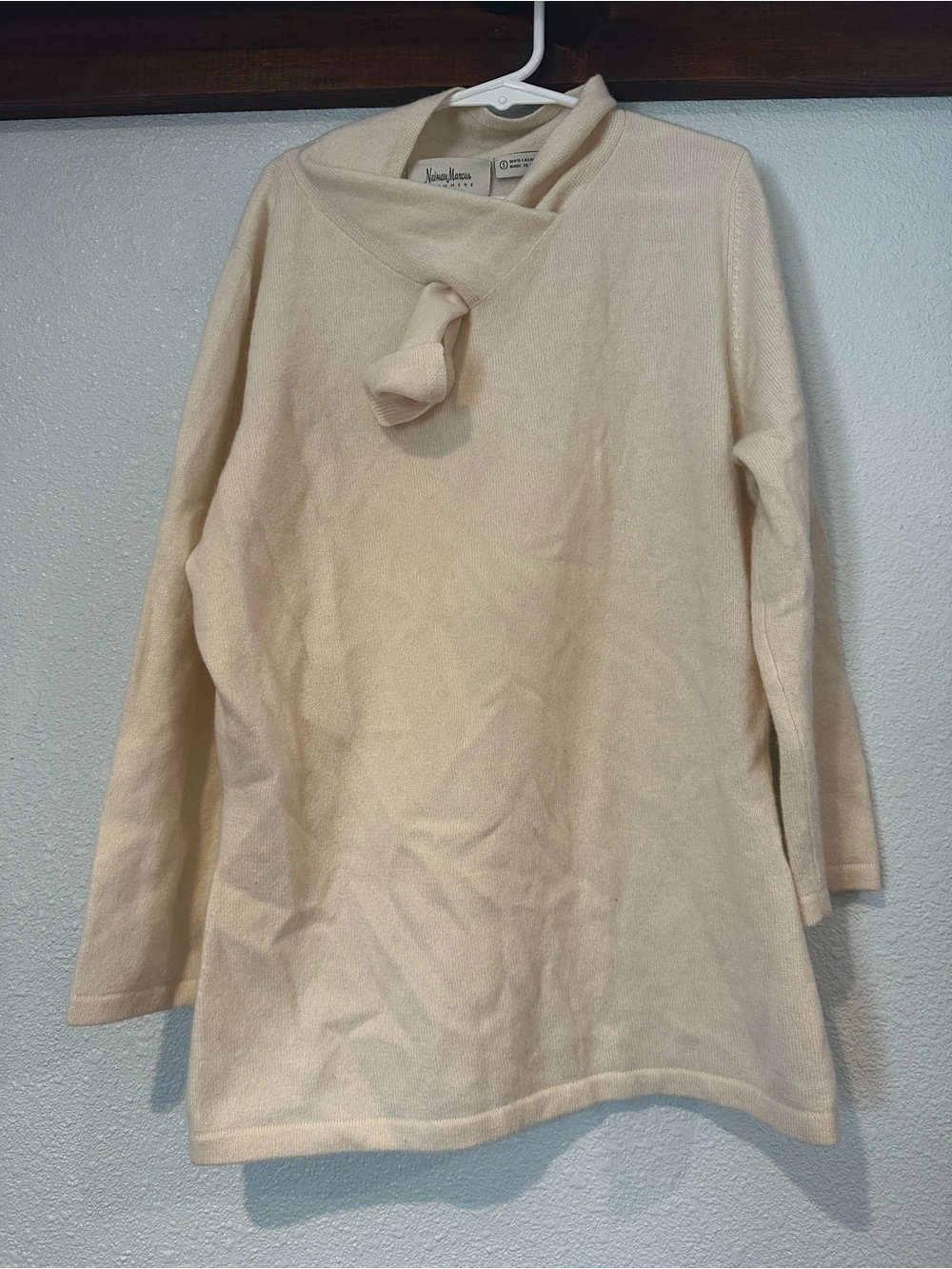 Neiman Marcus Cream Tie-Detail 100% Cashmere Sweater